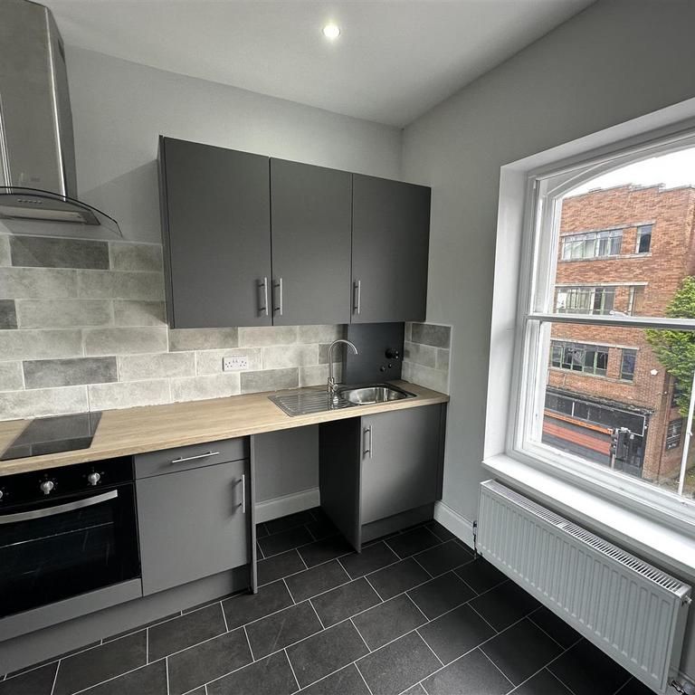 Studio to rent - Photo 1