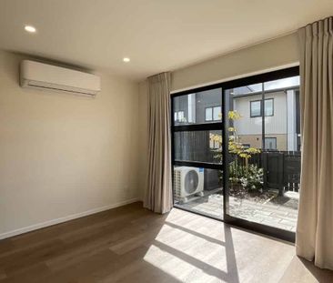 Modern 2 Bedrooms Low Maintenance - Photo 3