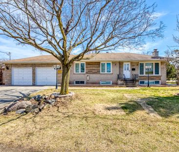 For Lease - 577 Trudale Court, Oakville, Ontario - Photo 2