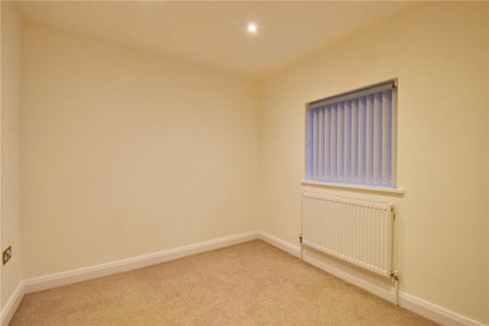 3 bedroom apartment to rent - Photo 4