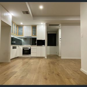 One Bedroom For Lease in Pyrmont - Photo 2