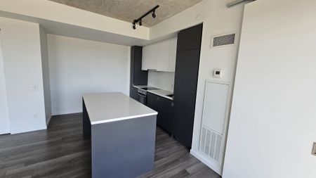 For Lease - 7 Smith Crescent Unit# 415, Toronto, Ontario - Photo 2