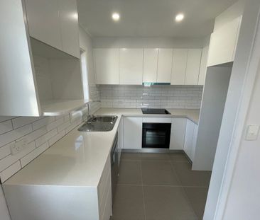 MODERN AND RENOVATED 3 bedroom house - MILLER - Photo 2