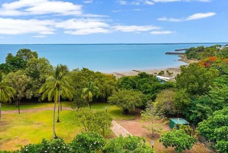 Prime Esplanade Living – Spacious Apartment With Exceptional Views - Photo 5