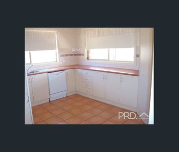 3 BEDROOM BRICK VENEER HOME - Photo 1