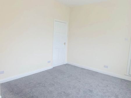 20 Cordingley Street, BD4 0PP - Photo 4