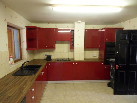 2 Bed Semi-Detached House, Halifax Drive, LE4 - Photo 5