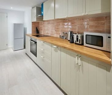 1 Bed Flat, Blatchington Road, BN3 - Photo 3