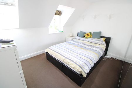 2 bedroom semi-detached house to rent - Photo 2