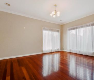 3 Bed, 1 Bath - Photo 2