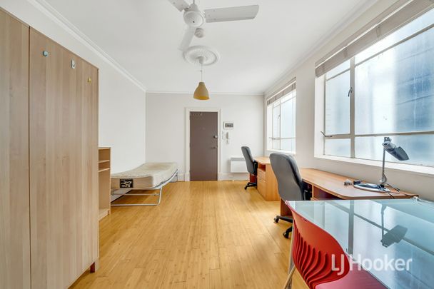 Stunning Fully Furnished 1-Bedroom Studio for Lease! - Photo 1