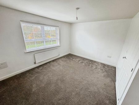 4 bedroom semi-detached house to rent - Photo 4