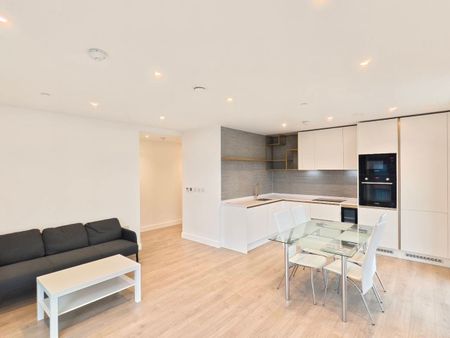 2 Bed Flat, Quay Walk, HA0 - Photo 4