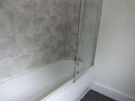 Kenworthy Lane, Manchester, M22 - Photo 5