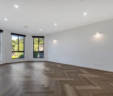 “Stunning Family Home in Craigieburn..” - Photo 5