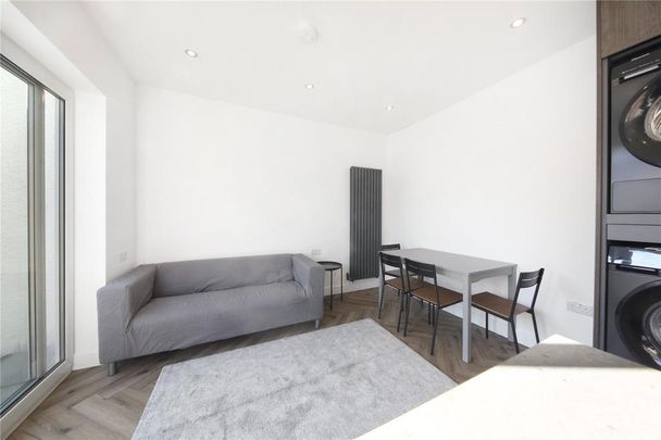 4 bedroom terraced house to rent - Photo 1