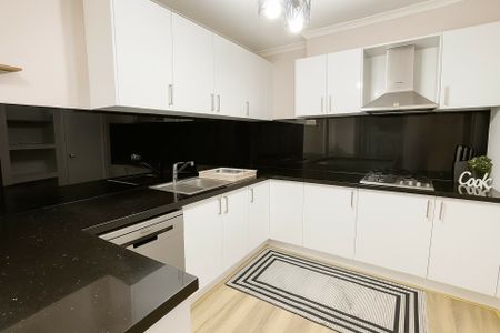 Spacious Family Home in Prime Hallam Location - Photo 2