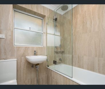 Renovated Apartment Moments From Dee Why Beach - Photo 6