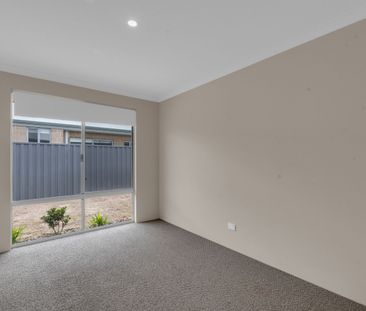 Four Bedroom Home in Baldivis - Photo 3