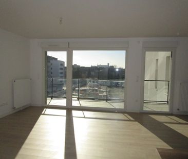 Appartement RUE DU CAPITAINE ALFRED DREYFUS - Photo 2