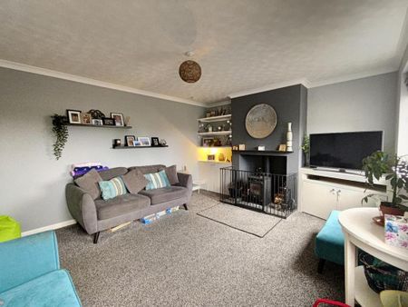 3 bedroom detached house to rent - Photo 2