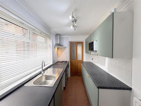 2 bedroom terraced house to rent - Photo 5