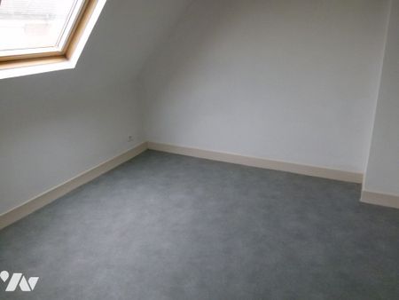 (LOC 2) Maison d'habitation entrée, salon, cuisine, 2 chambres, salle d'eau, WC, garage, jardin - Photo 2