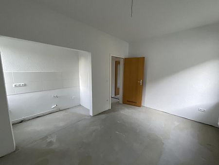 Für Selbstrenovierer! Schöne 3-Zimmer-Wohnung mit Wanne zu sofort! - Foto 3