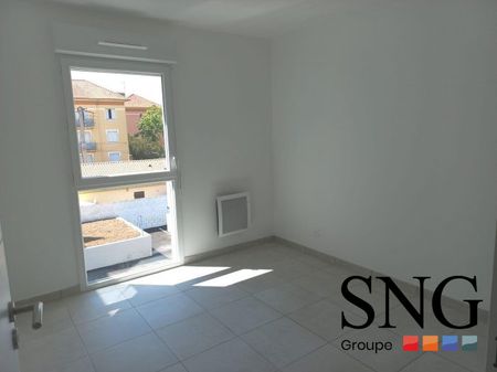 T3 AVEC TERRASSE ET 2 PARKINGS - Photo 3