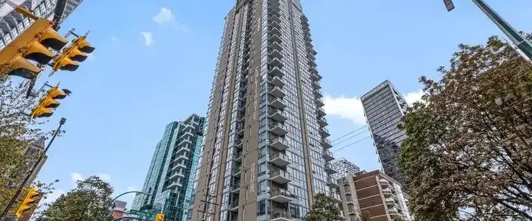 Beautiful, Unfurnished 1 Bedroom, 1 Bath + Den Apartment in Amazing Location - No Parking | 1308 Hornby Street, Vancouver - Photo 1