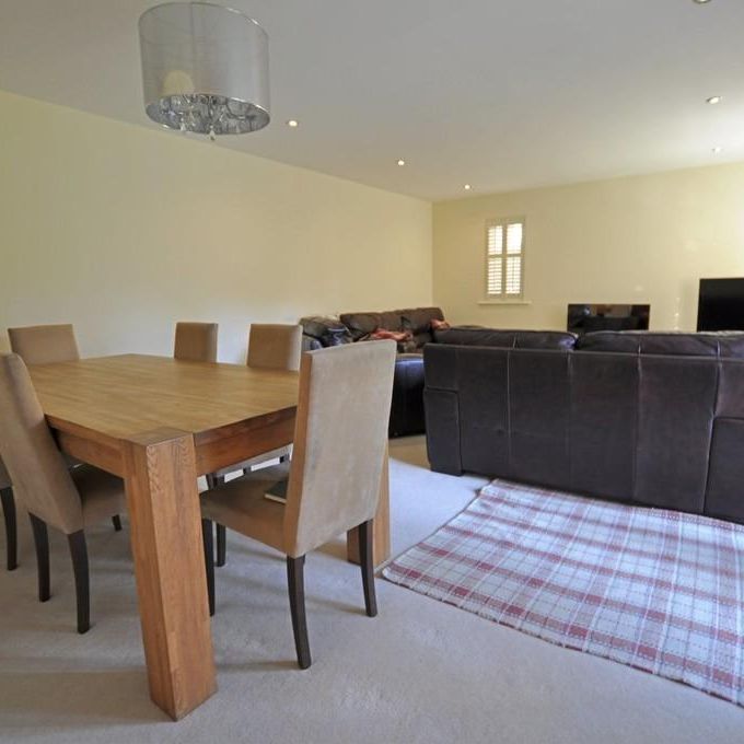 2 bedroom ground floor flat to rent - Photo 1