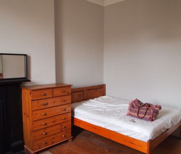 Room in a Shared Flat, Marchmont Crescent, EH9 - Photo 4