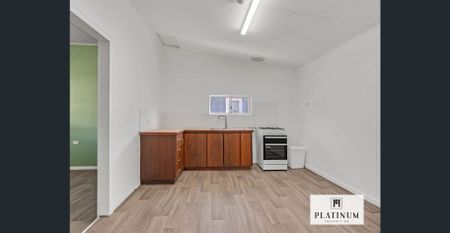 Comfortable & Convenient: 3-Bedroom Home with Modern Upgrades - Photo 3