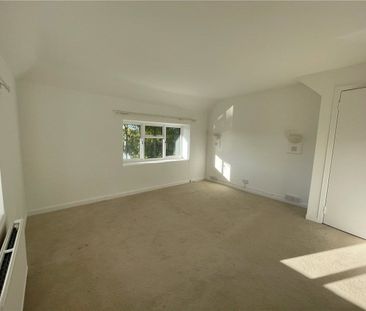 A newly renovated four bedroom cottage in the heart of Berwick St J... - Photo 6