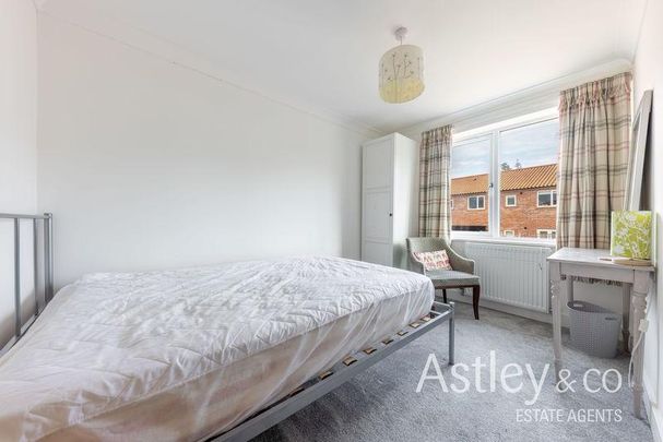 2 bedroom end of terrace house to rent - Photo 1