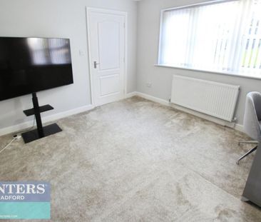 2 bedroom Flat To Let - Photo 6