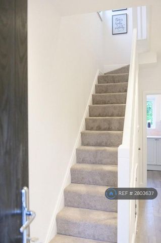 3 bedroom end of terrace house to rent - Photo 4