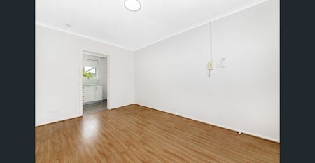 Great size apartment living - Photo 2