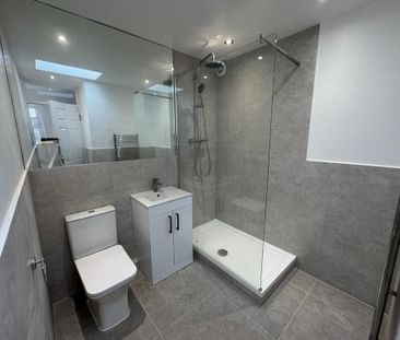 5 bedroom semi-detached house to rent - Photo 3