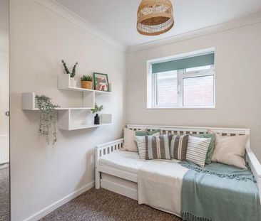 2 bedroom property to rent - Photo 1