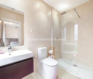 3 bedroom end of terrace house to rent - Photo 4