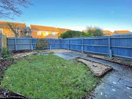 2 bedroom semi-detached house to rent - Photo 5