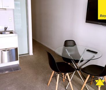 Absolutely perfect mid-town location + water included in rent - Photo 2