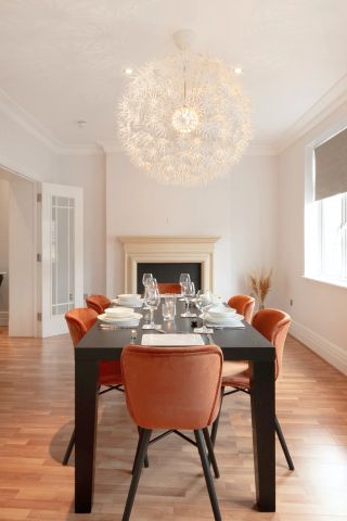 5 Bed, House - Photo 2