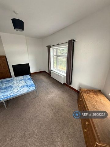 6 bedroom terraced house to rent - Photo 2