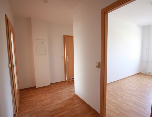 Geräumige 3-Raum-Wohnung mit Balkon und Hauswirtschaftsraum - Foto 1