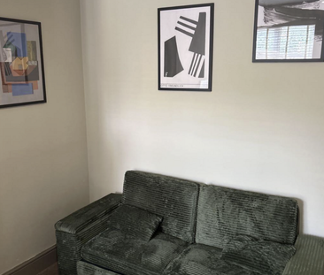 4 bedroom house to rent - Photo 2
