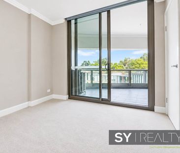 Stylish over-sized one bedroom apartment - Photo 3
