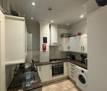 Room in a Shared Flat, Clubhouse, NW10 - Photo 6