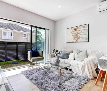 Ready to move in - Brand New - Modern Easy Living - Photo 3